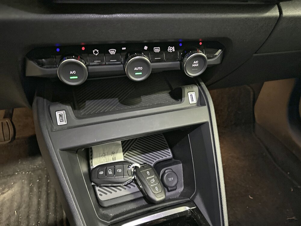 Occasion CITROEN C4 C4 PureTech 130 EAT8 - Max