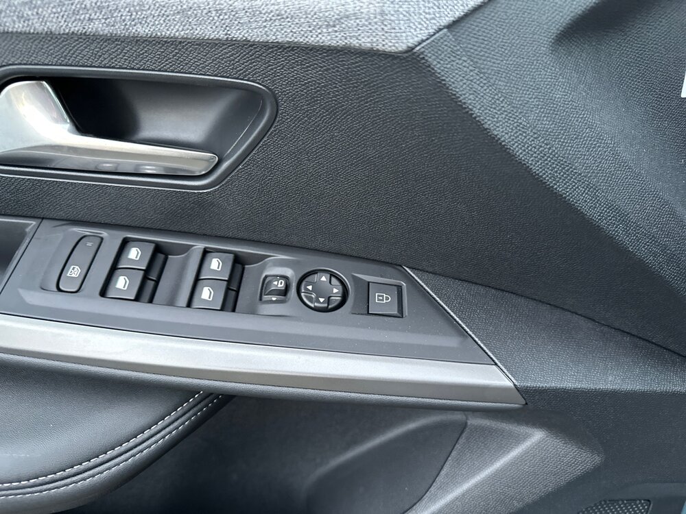 Occasion PEUGEOT 3008 3008 Hybrid 145 e-DCS6 - Allure