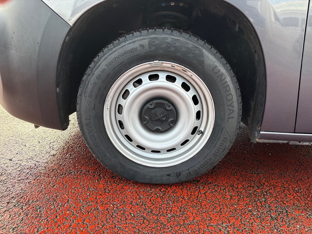 Occasion PEUGEOT Partner PARTNER FOURGON STANDARD 650 KG BLUEHDI 100 S&S BVM5 - PREMIUM