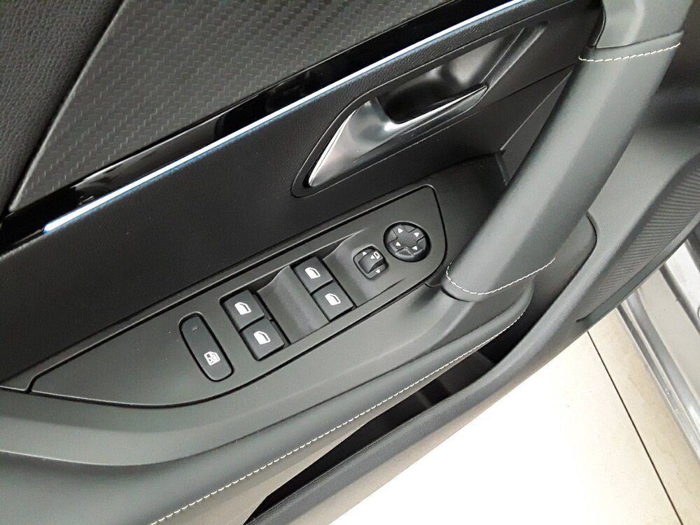 Occasion PEUGEOT 2008 2008 PureTech 130 S&S EAT8 - GT