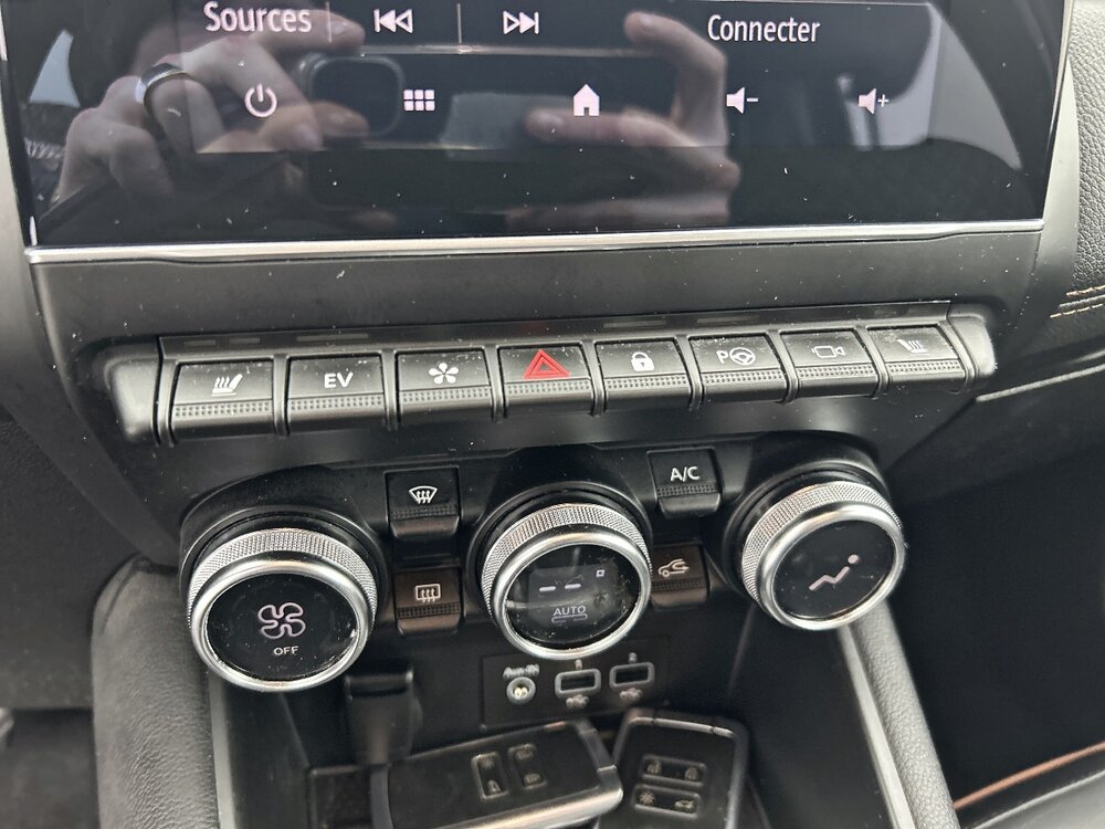 Occasion RENAULT Captur Captur E-Tech Plug-in 160 - 21 - Initiale Paris