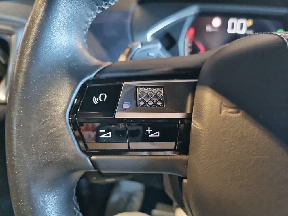 Occasion DS DS3 Crossback DS3 Crossback BlueHDi 130 EAT8 - Ines de la Fressange Paris