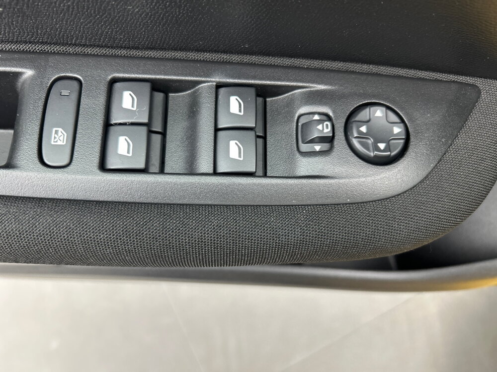 Occasion PEUGEOT 208 208 BlueHDi 100 S&S BVM6 - Active