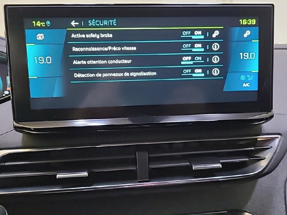 Occasion PEUGEOT 3008 3008 Hybrid 225 e-EAT8 - Roadtrip