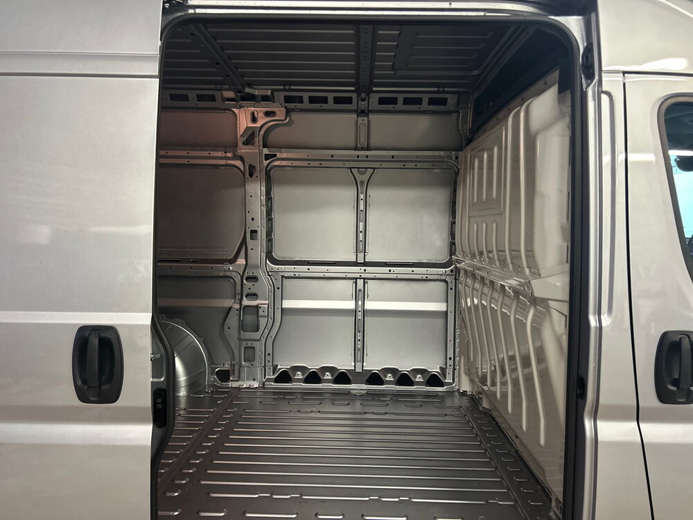Occasion PEUGEOT Boxer BOXER FGN TOLE 3.5 T L2H2 140 S&S BVA8