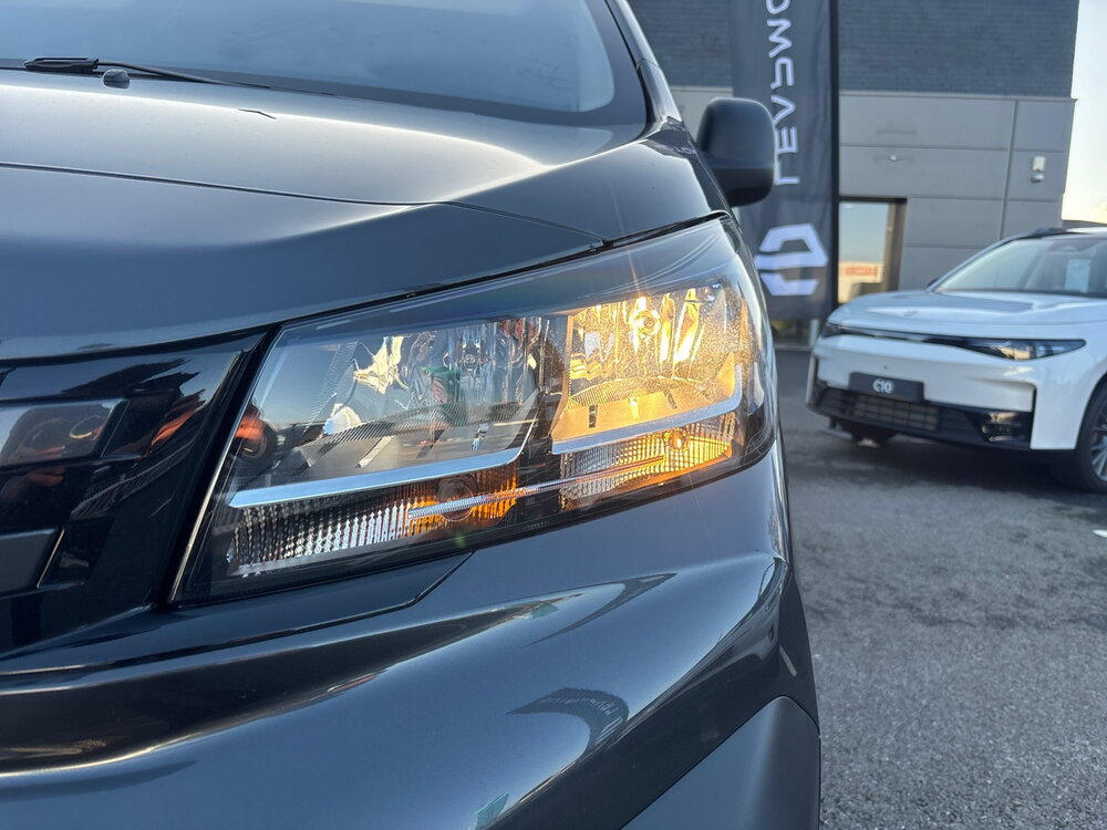 Occasion PEUGEOT Expert EXPERT CA FIXE M DIESEL 150 CH AUTOMATIQUE