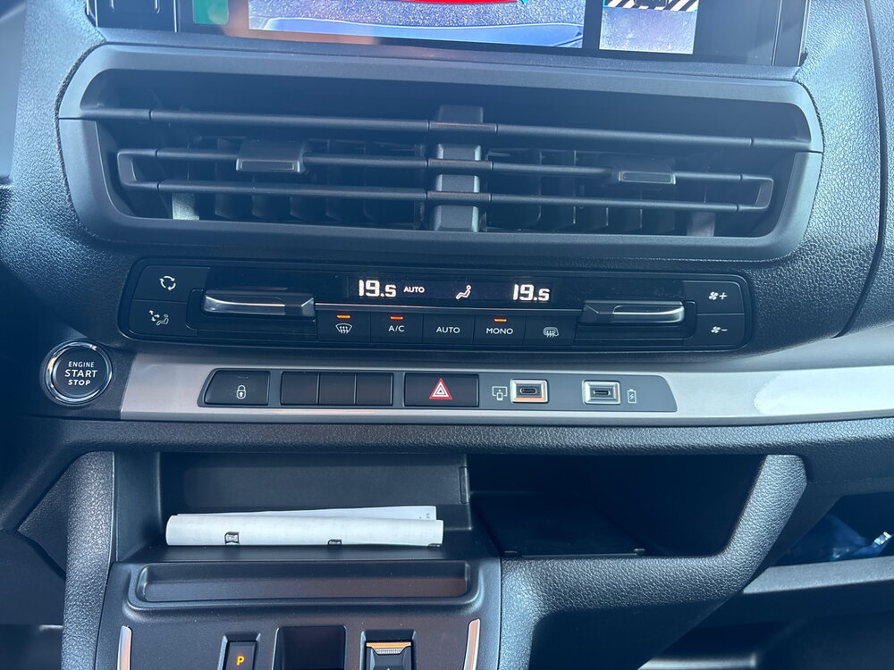 Occasion PEUGEOT Expert EXPERT CA FIXE M DIESEL 150 CH AUTOMATIQUE