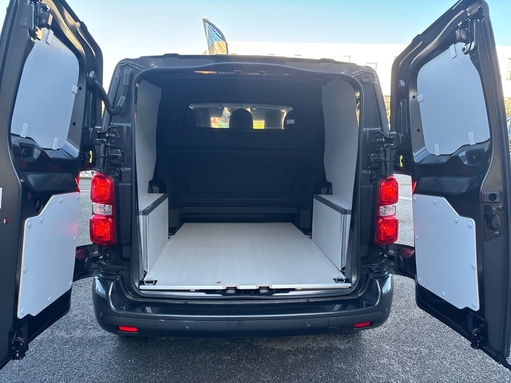 Occasion PEUGEOT Expert EXPERT CA FIXE M DIESEL 150 CH AUTOMATIQUE