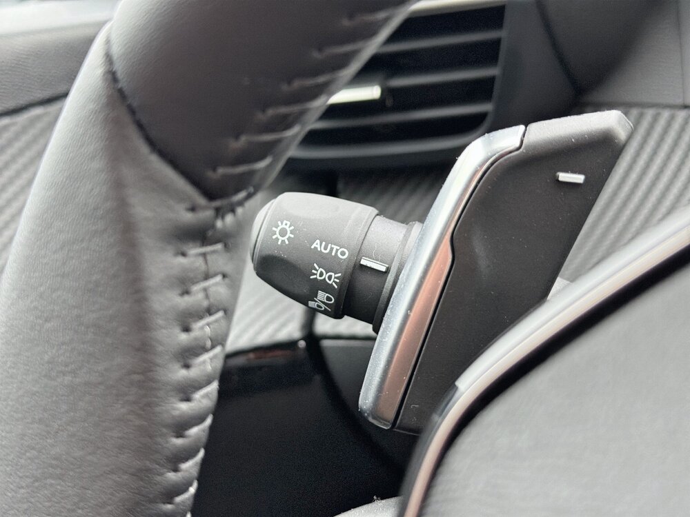 Occasion PEUGEOT 208 208 Hybrid 110 e-DCS6 - série spéciale ENVY