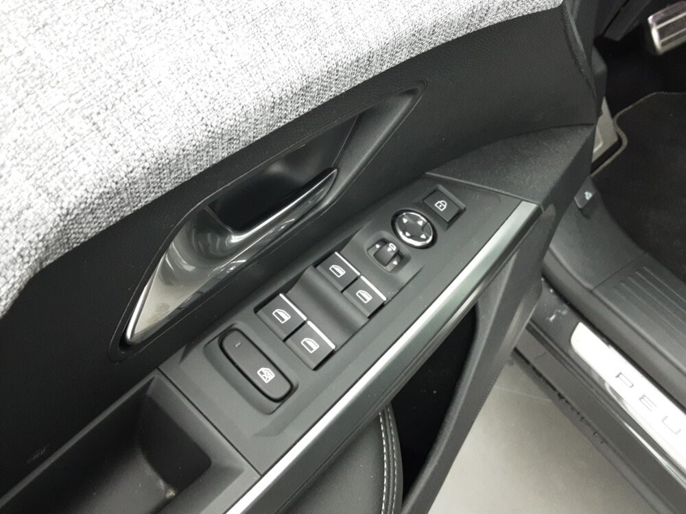 Occasion PEUGEOT 3008 3008 Electrique 210 ch 73 kWh - GT