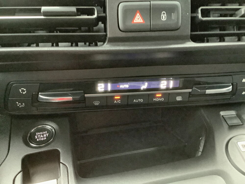 Occasion PEUGEOT Partner PARTNER FOURGON M DIESEL 130 CH AUTOMATIQUE - CHARGE UTILE MAJOREE