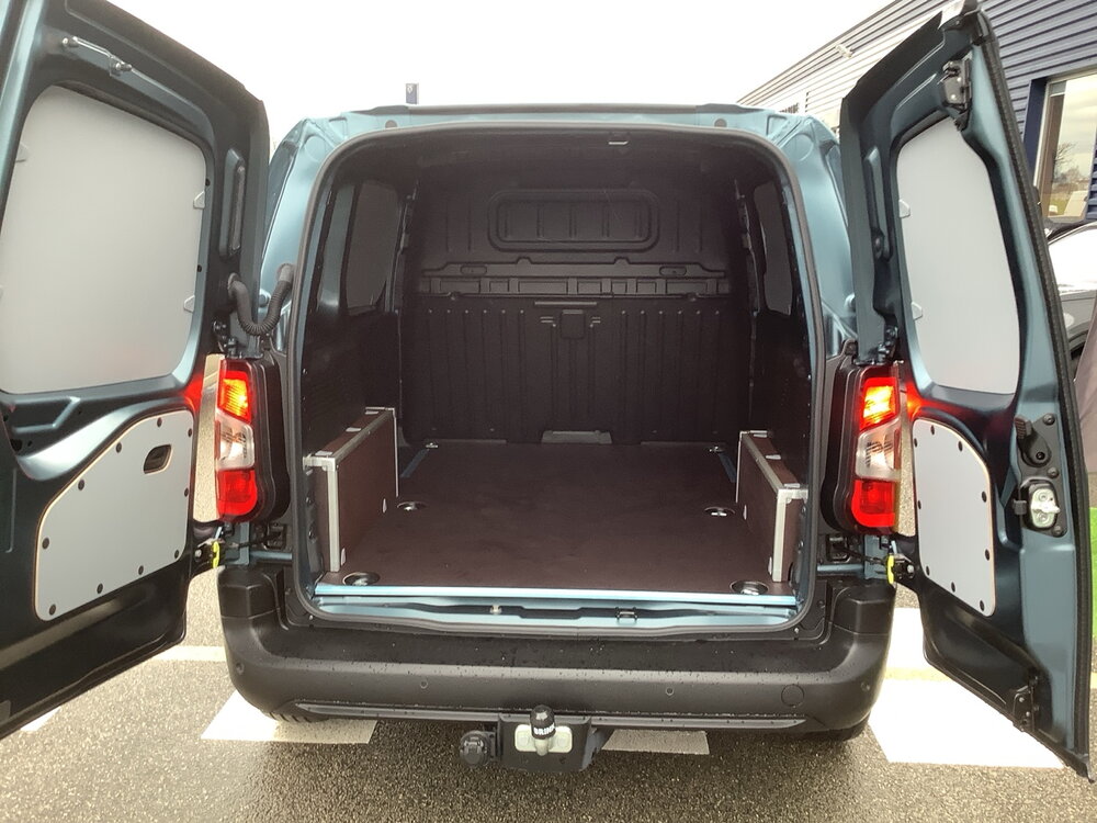 Occasion PEUGEOT Partner PARTNER FOURGON M DIESEL 130 CH AUTOMATIQUE - CHARGE UTILE MAJOREE