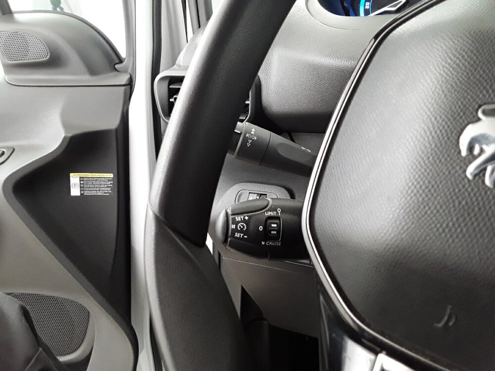 Occasion PEUGEOT Partner E-PARTNER FOURGON M 800 KG 136 CH BATTERIE 50 KWH