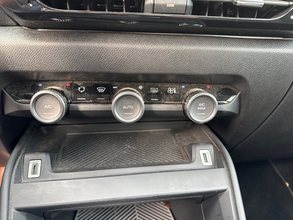 Occasion CITROEN C4 e-C4 136 ch Automatique