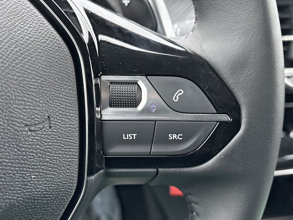 Occasion PEUGEOT 208 208 Hybrid 110 e-DCS6 - série spéciale ENVY