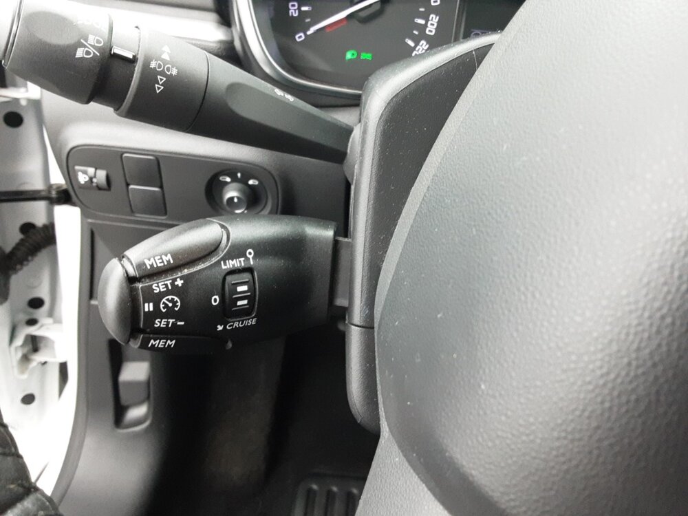 Occasion CITROEN C3 C3 PureTech 110 S&S EAT6 - Shine Pack