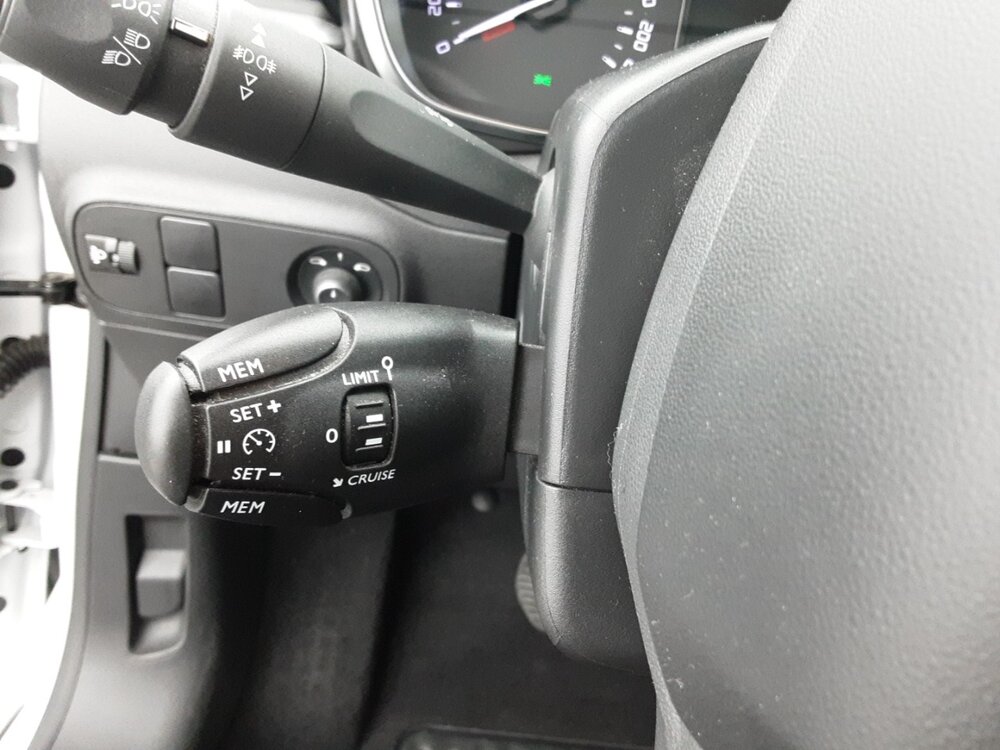 Occasion CITROEN C3 C3 PureTech 110 S&S EAT6 - Shine Pack