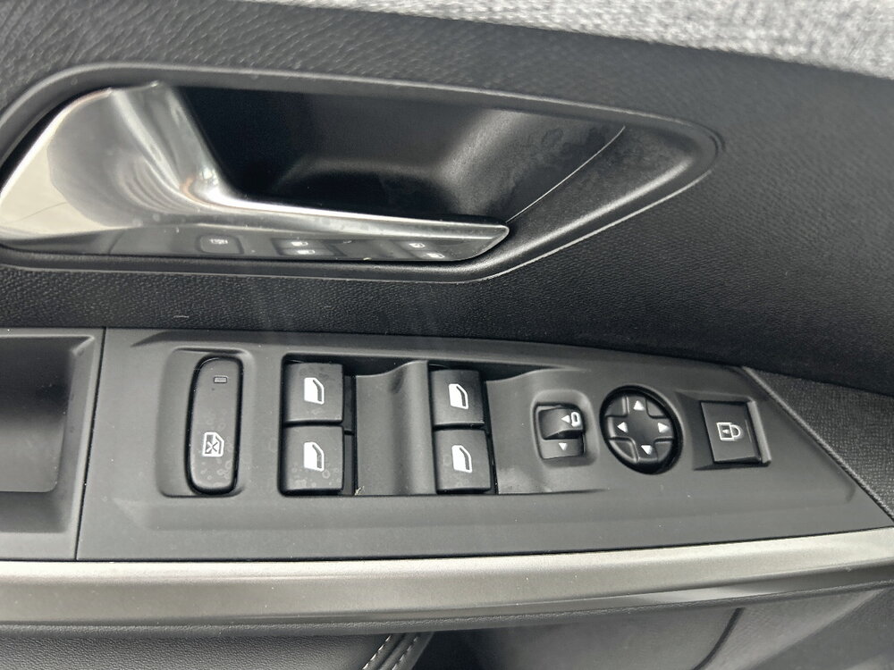 Occasion PEUGEOT 5008 5008 Hybrid 136 e-DCS6 - Allure