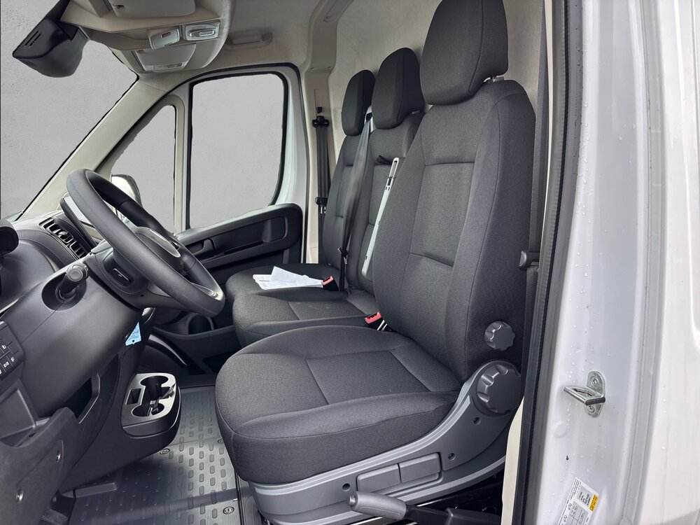 Occasion PEUGEOT Boxer BOXER FGN TOLE 3.5 T D L2H2 140 CH AUT.