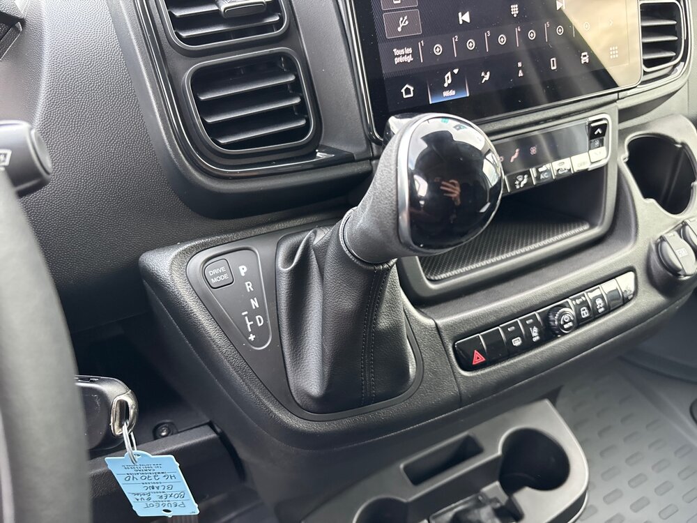 Occasion PEUGEOT Boxer BOXER FGN TOLE 3.5 T D L2H2 140 CH AUT.