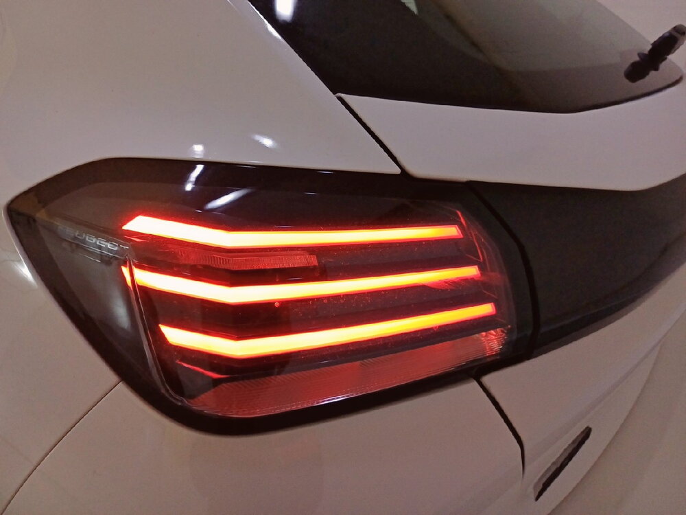 Occasion PEUGEOT 208 208 Hybrid 100 e-DCS6 - Style