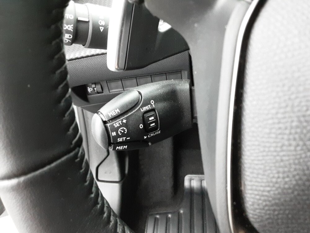 Occasion PEUGEOT 208 208 Hybrid 110 e-DCS6 - Allure