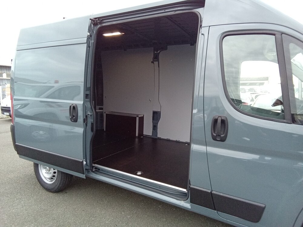 Occasion PEUGEOT Boxer BOXER FGN TOLE 3.5 T L2H2 140 S&S BVA8