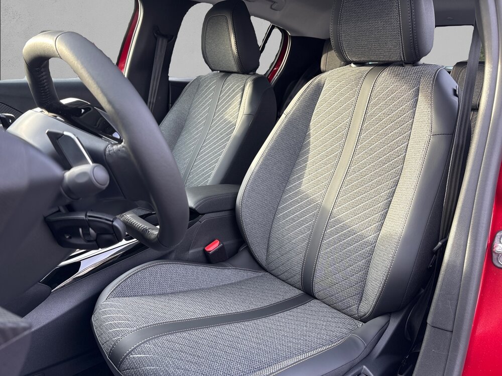 Occasion PEUGEOT 208 208 Hybrid 110 e-DCS6 - série spéciale ENVY