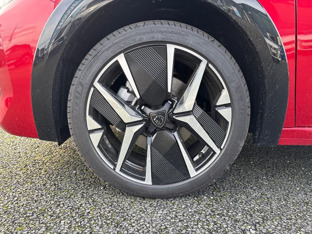 Occasion PEUGEOT 208 208 Hybrid 110 e-DCS6 - série spéciale ENVY