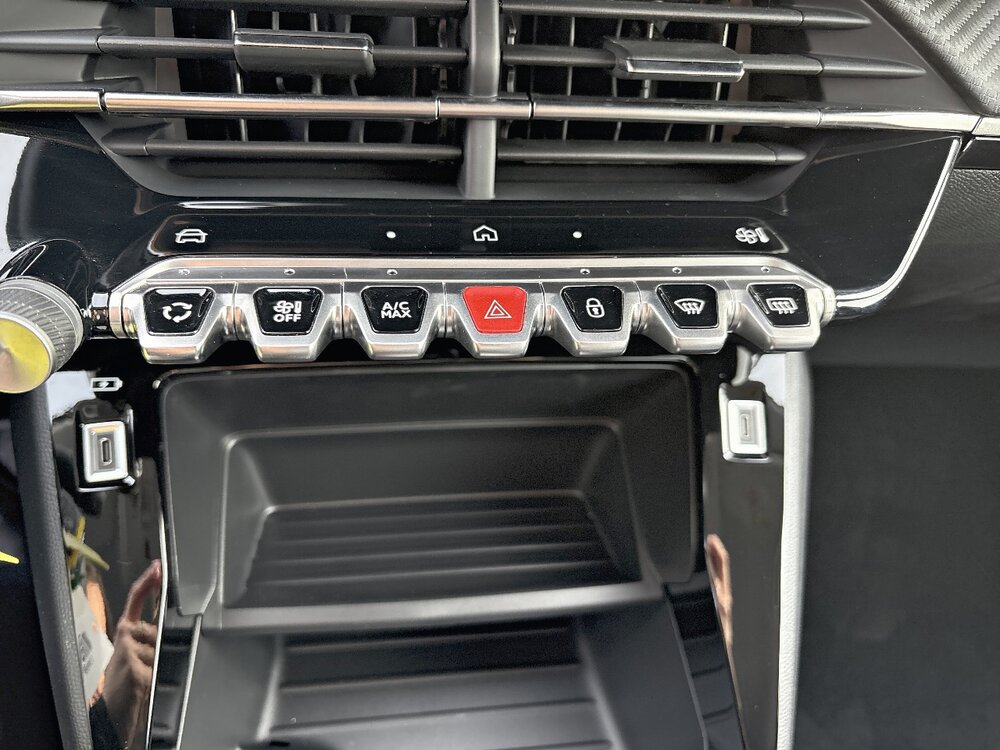 Occasion PEUGEOT 208 208 Hybrid 110 e-DCS6 - série spéciale ENVY