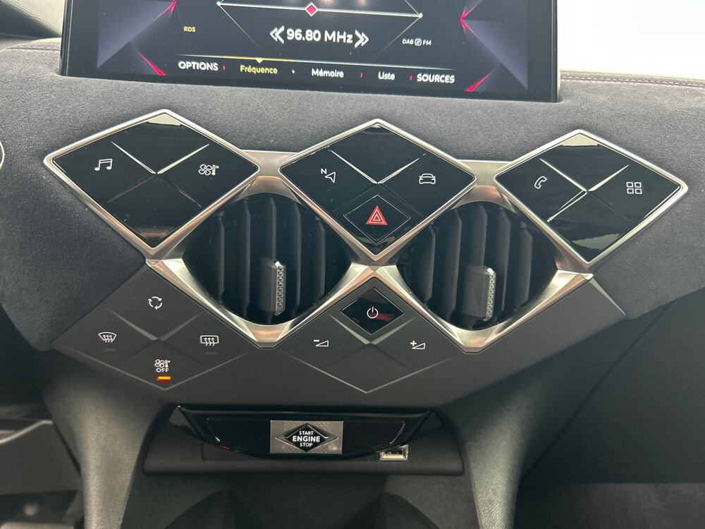 Occasion DS DS3 Crossback DS3 Crossback PureTech 130 EAT8 - Ines de la Fressange Paris