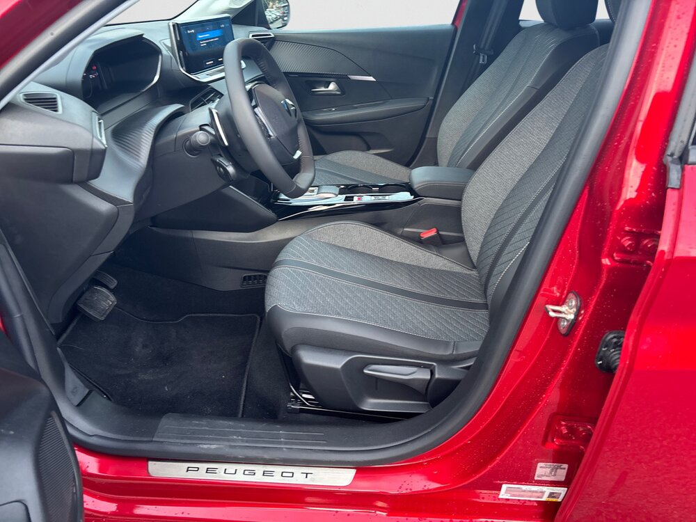 Occasion PEUGEOT 208 208 Hybrid 110 e-DCS6 - série spéciale ENVY