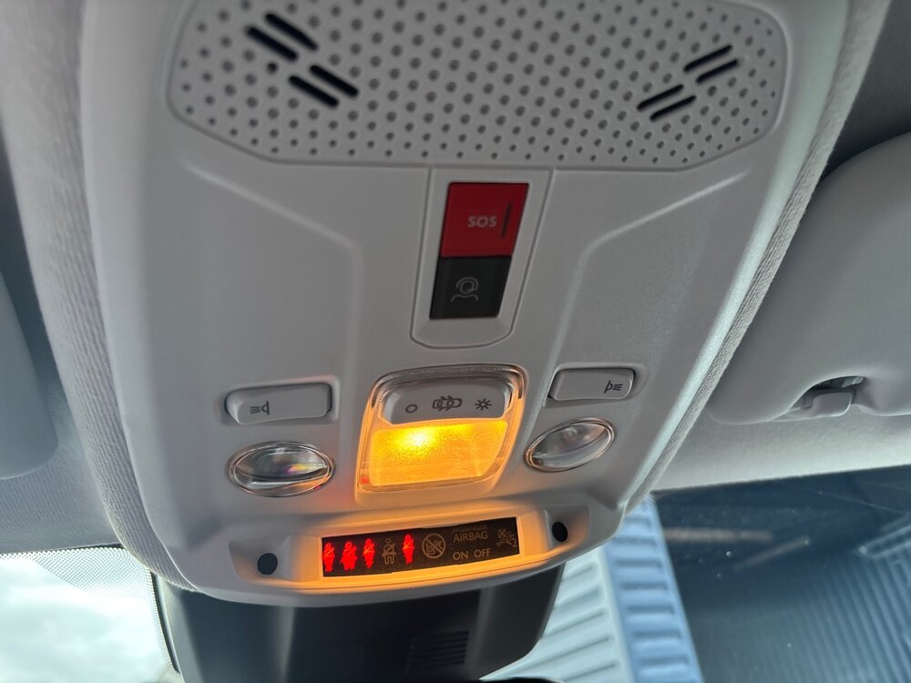 Occasion PEUGEOT 208 208 Hybrid 110 e-DCS6 - série spéciale ENVY