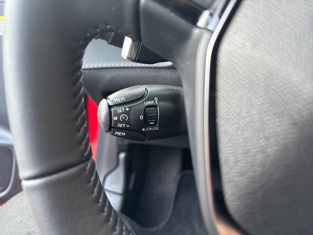 Occasion PEUGEOT 208 208 Hybrid 110 e-DCS6 - série spéciale ENVY