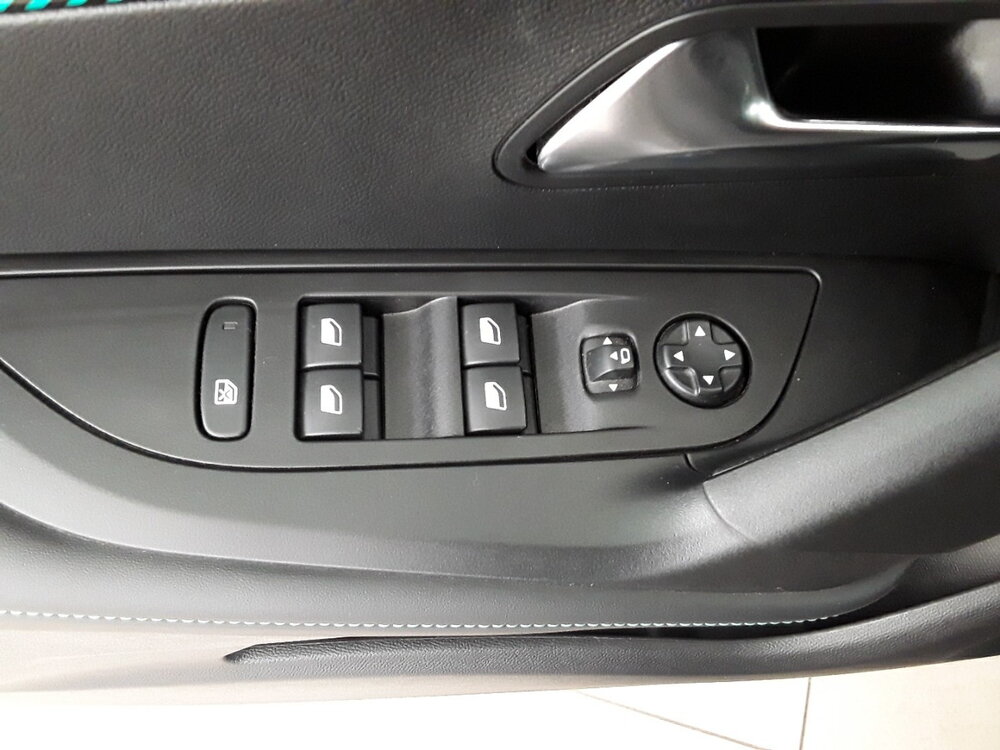 Occasion PEUGEOT 2008 2008 PureTech 130 S&S EAT8 - Allure Pack