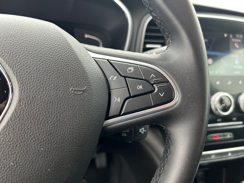 Occasion RENAULT Megane Mégane IV Berline Blue dCi 115 EDC - Business