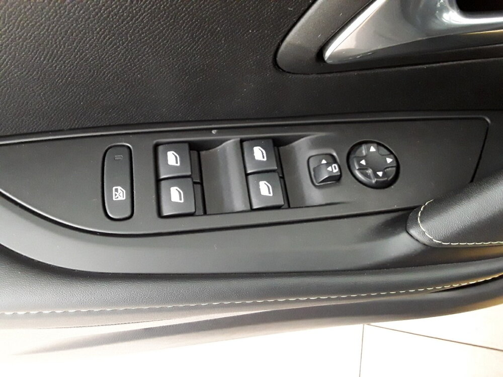 Occasion PEUGEOT 208 208 PureTech 100 S&S EAT8 - GT Pack