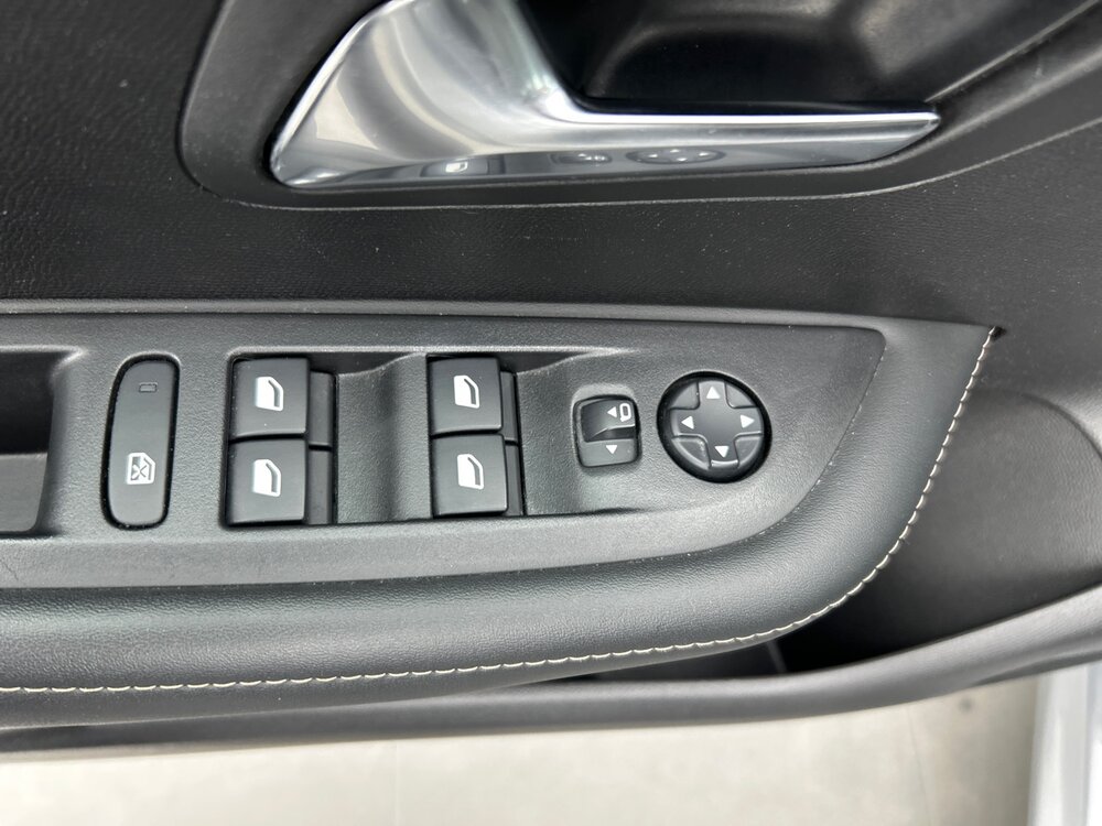 Occasion PEUGEOT 208 208 PureTech 100 S&S BVM6 - Allure