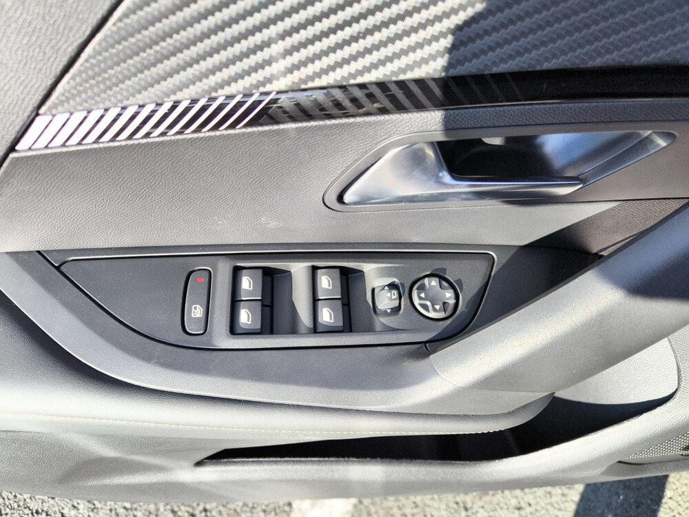 Occasion PEUGEOT 2008 2008 Hybrid 145 e-DCS6 - série spéciale ENVY