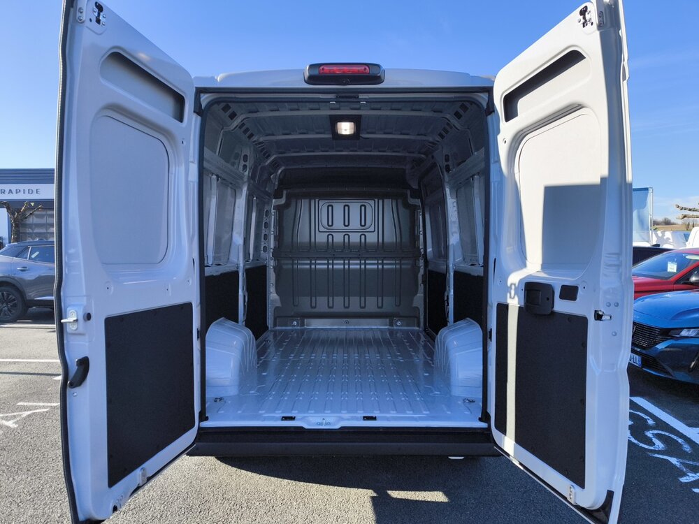 Occasion PEUGEOT Boxer BOXER FGN TOLE 3.5 T L2H2 140 S&S BVM6