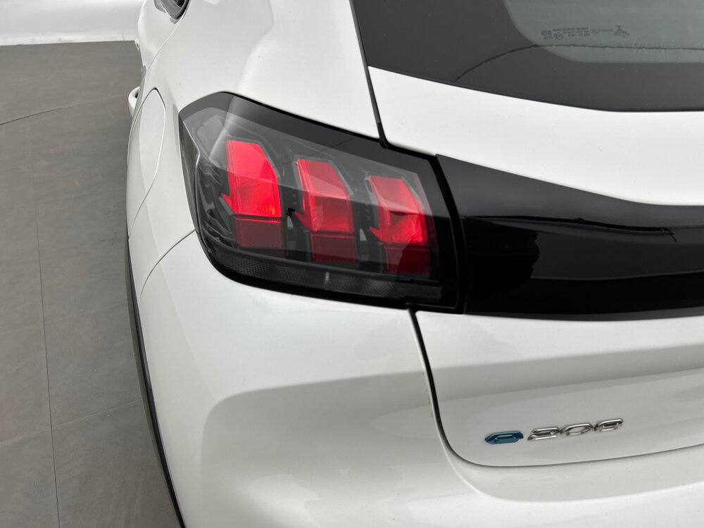 Occasion PEUGEOT 208 208 Electrique 50 kWh 136ch - Active Pack