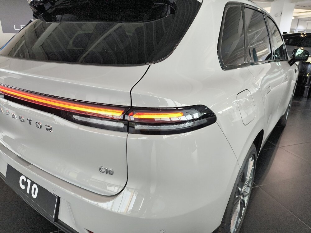 Occasion LEAPMOTOR C10 C10 REEV 28.4 kWh - 158 kW - Design