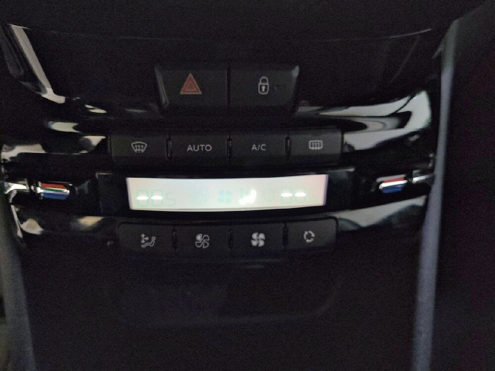 Occasion PEUGEOT 208 208 PureTech 82ch S&S BVM5 - Tech Edition