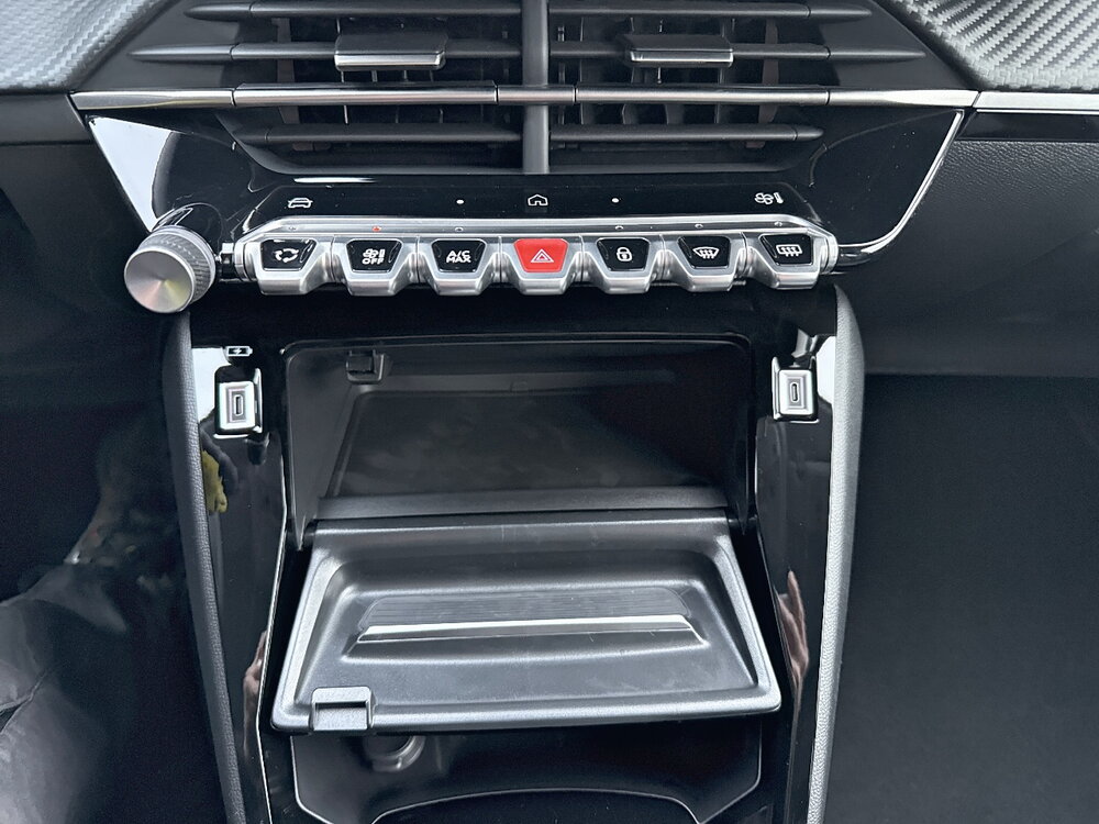 Occasion PEUGEOT 208 208 Hybrid 110 e-DCS6 - série spéciale ENVY