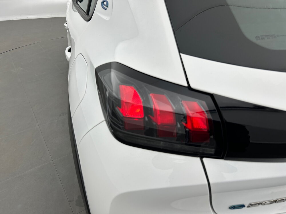 Occasion PEUGEOT 208 208 Electrique 50 kWh 136ch - Active Pack