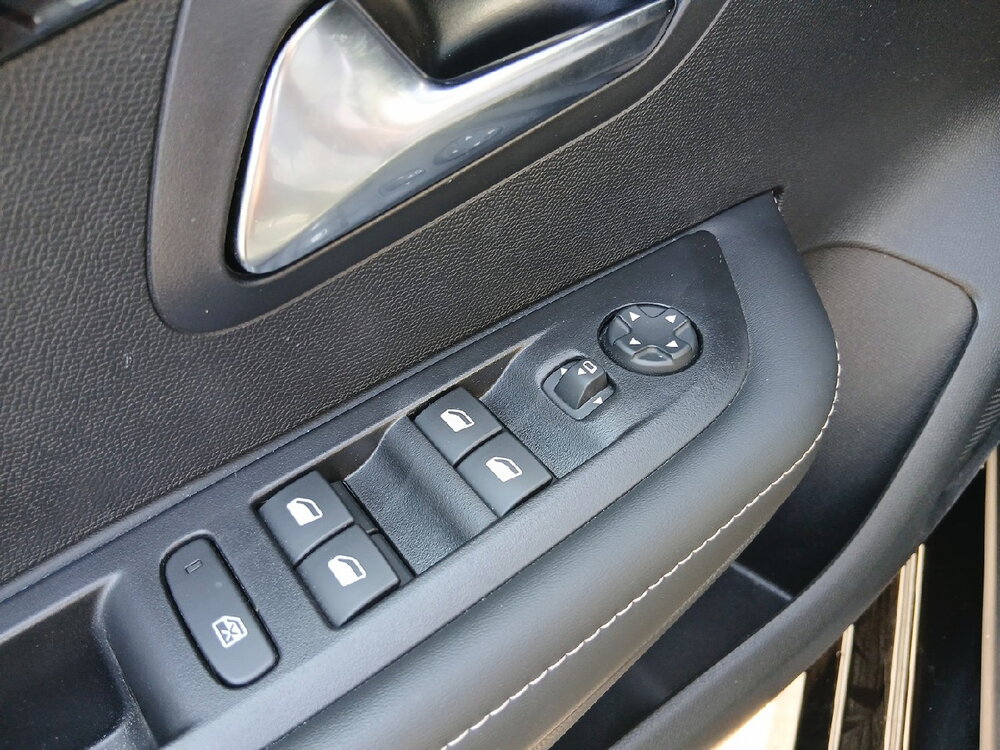 Occasion PEUGEOT 208 208 Hybrid 110 e-DCS6 - Allure
