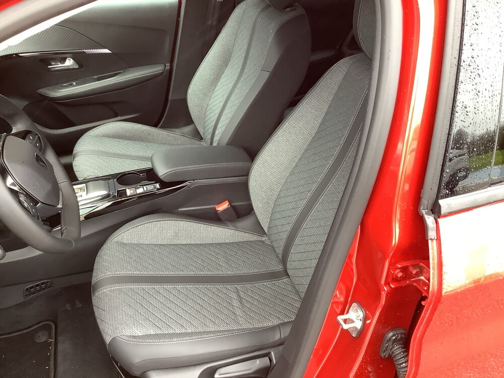 Occasion PEUGEOT 208 208 Hybrid 110 e-DCS6 - série spéciale ENVY