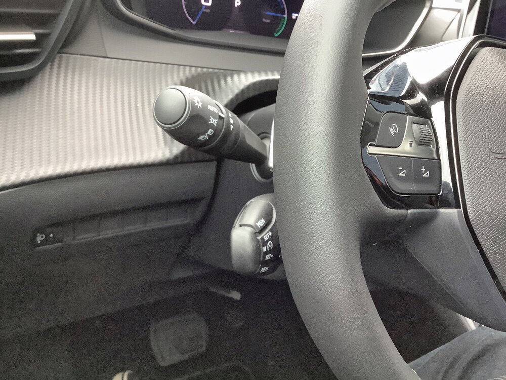 Occasion PEUGEOT 208 208 Hybrid 110 e-DCS6 - série spéciale ENVY