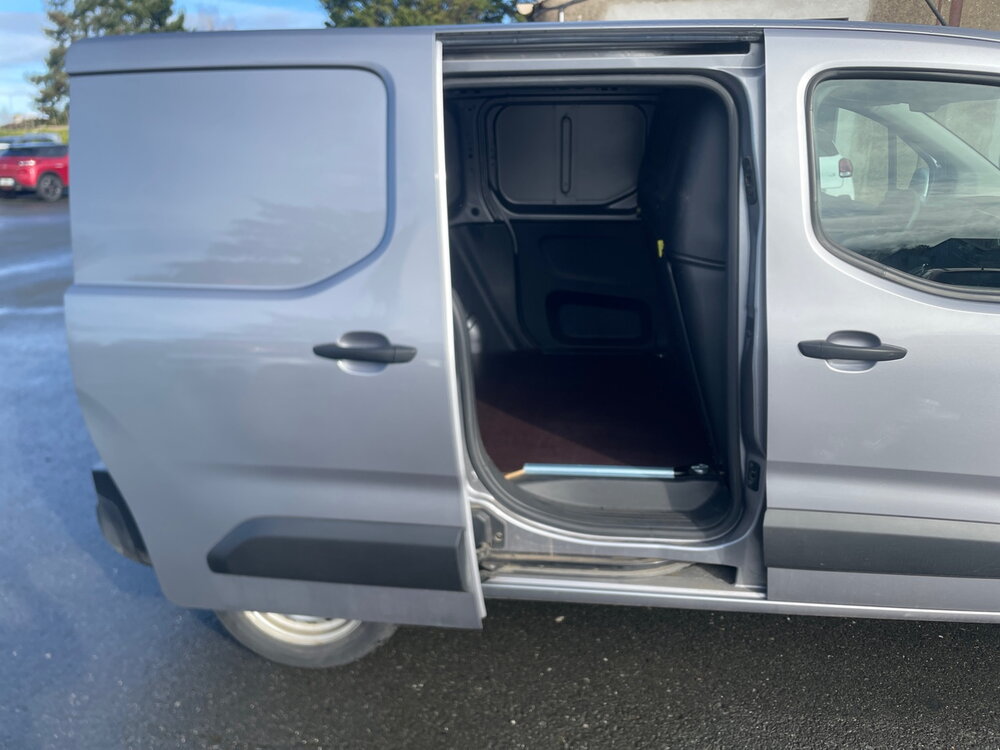 Occasion OPEL Combo COMBO CARGO 1.5 100 CH S/S L1H1 BVM5 STANDARD - PACK CLIM