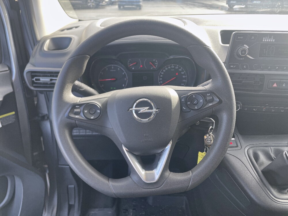 Occasion OPEL Combo COMBO CARGO 1.5 100 CH S/S L1H1 BVM5 STANDARD - PACK CLIM